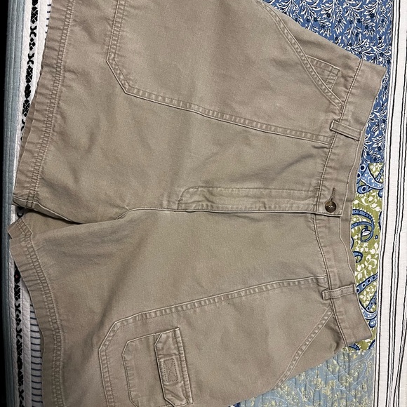 Woolrich Women’s Trail Shorts - Picture 3 of 6
